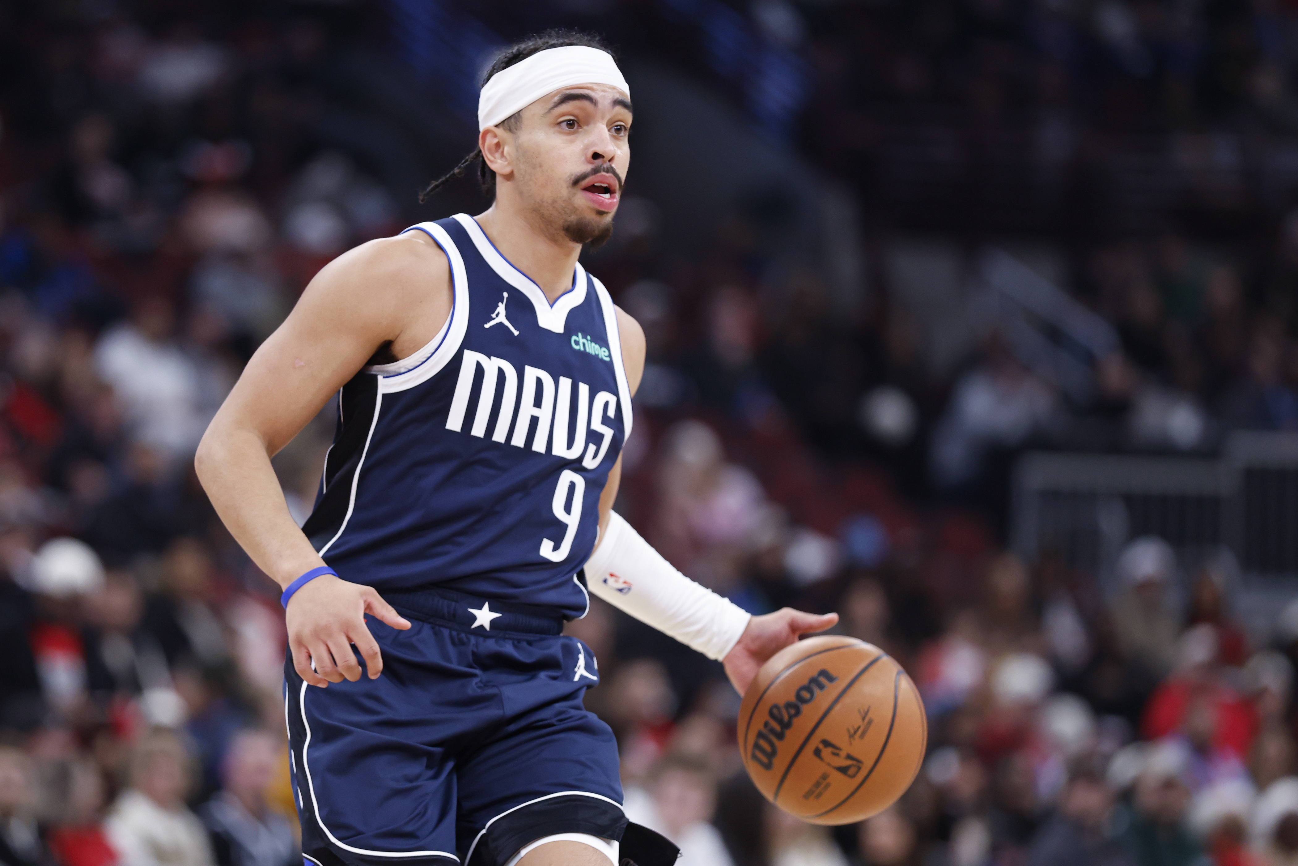 华体会体育APP下载-希望没事！瑞安·内姆哈德拼抢中倒地 一瘸一拐走下场