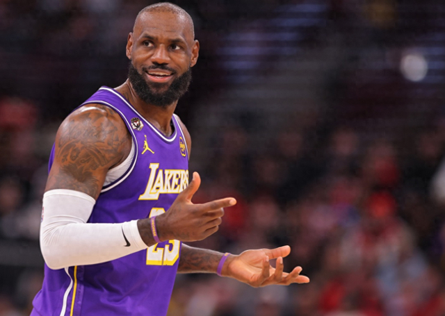 华体会hth sports-只差2次助攻，41岁老詹又要达成NBA绝无仅有的纪录，晚辈只能仰望|詹姆斯|湖人|勒布朗·詹姆斯|勇士|后卫_新浪体育_新浪新闻